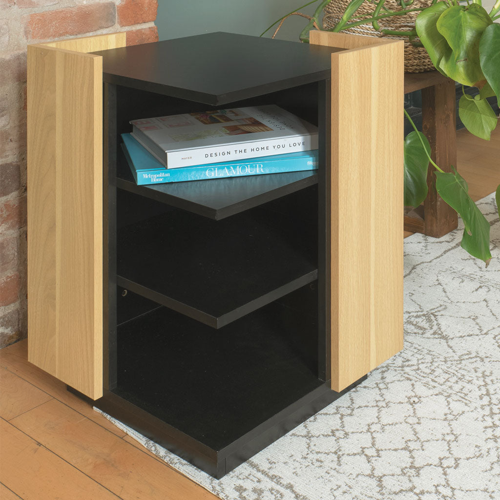 4 Cats & Dogs Leo Side Table