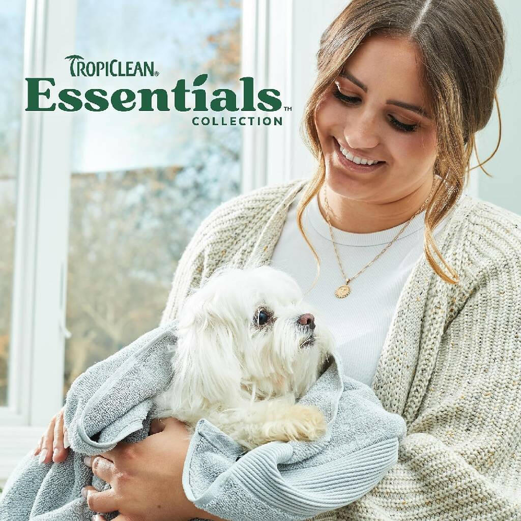 TropiClean Essentials Jojoba Oil Control Shampoo for Dogs (16 oz)